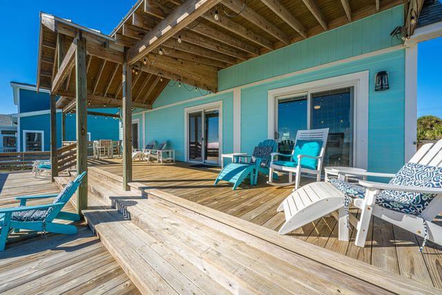 909 E Arctic Avenue, Folly Beach, SC 29439
