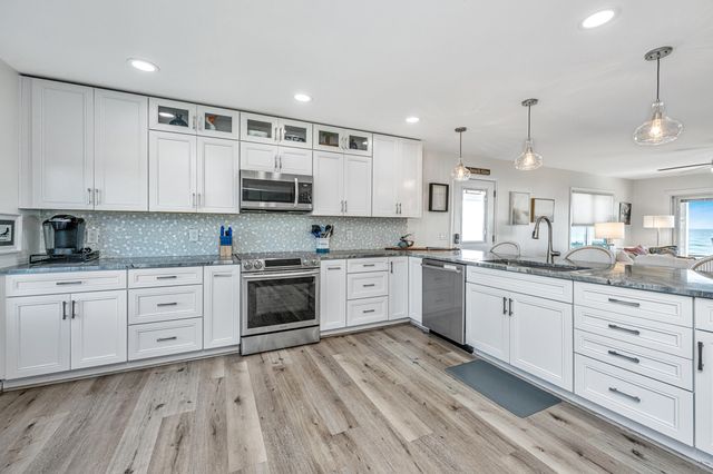 909 E Arctic Avenue, Folly Beach, SC 29439