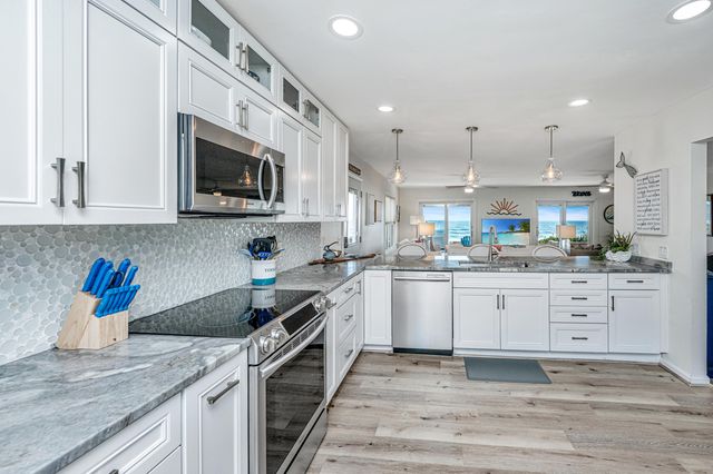 909 E Arctic Avenue, Folly Beach, SC 29439