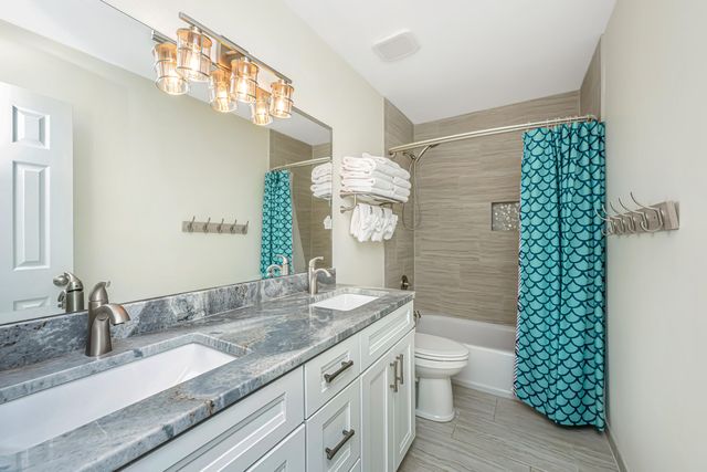 909 E Arctic Avenue, Folly Beach, SC 29439