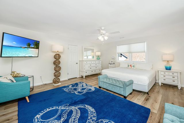 909 E Arctic Avenue, Folly Beach, SC 29439