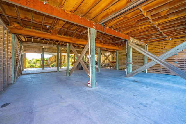 909 E Arctic Avenue, Folly Beach, SC 29439