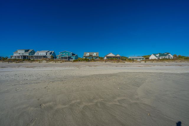 909 E Arctic Avenue, Folly Beach, SC 29439