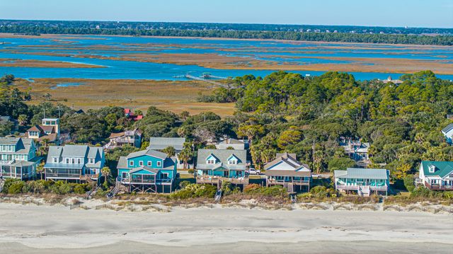 909 E Arctic Avenue, Folly Beach, SC 29439