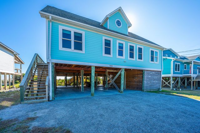 909 E Arctic Avenue, Folly Beach, SC 29439