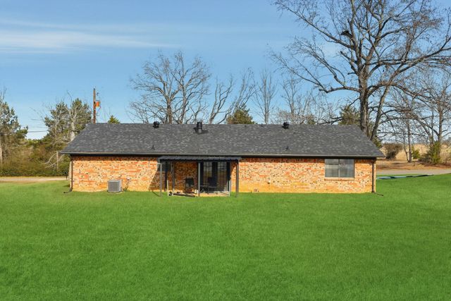 346 Meridian St, Gladewater, TX 75647