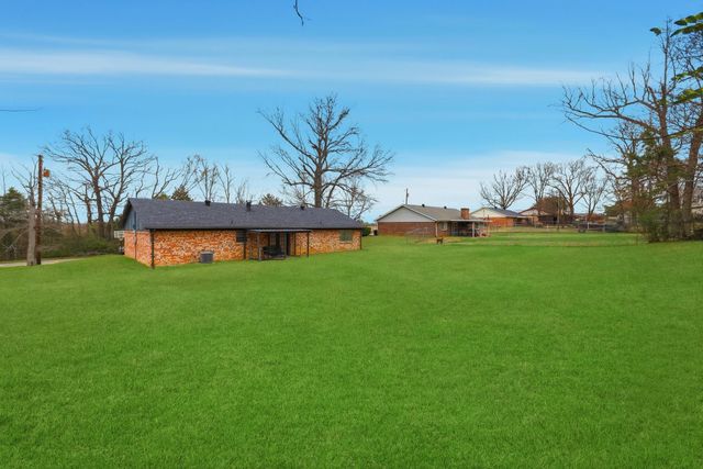 346 Meridian St, Gladewater, TX 75647