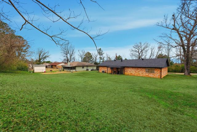 346 Meridian St, Gladewater, TX 75647