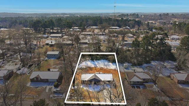 346 Meridian St, Gladewater, TX 75647