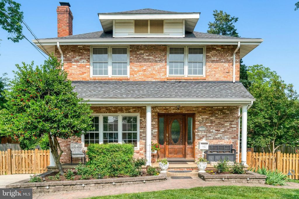7906 ESTHER DR, Oxon Hill, MD 20745