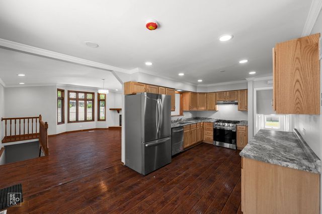 14825 Parkside Avenue, Oak Forest, IL 60452