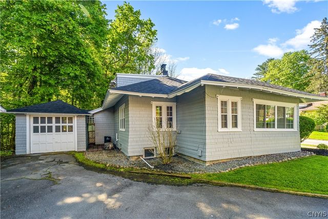 27 Beverly Place, Utica, NY 13501