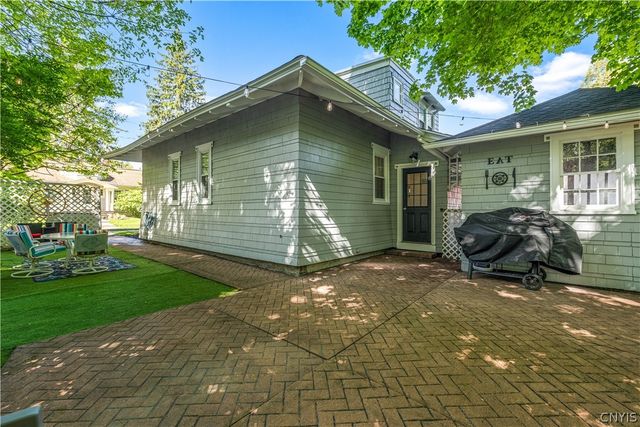 27 Beverly Place, Utica, NY 13501