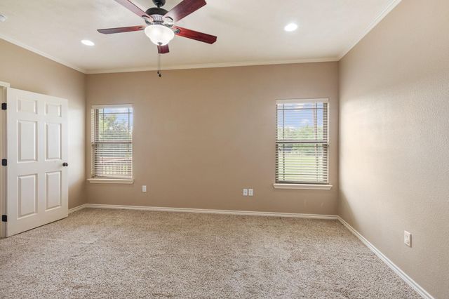 525 Oak Tree Lane, Franklin, TX 77856
