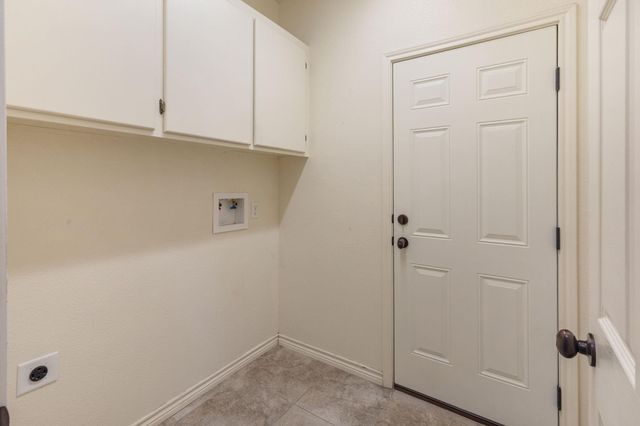 525 Oak Tree Lane, Franklin, TX 77856