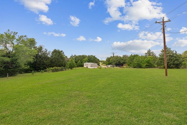 525 Oak Tree Lane, Franklin, TX 77856