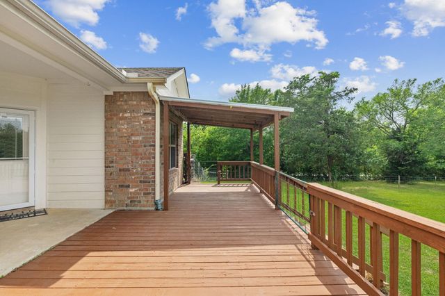 525 Oak Tree Lane, Franklin, TX 77856