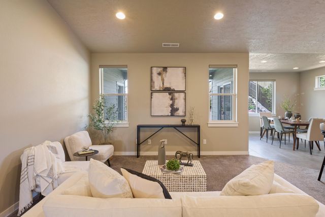 2710 SW 46th Court, Redmond, OR 97756