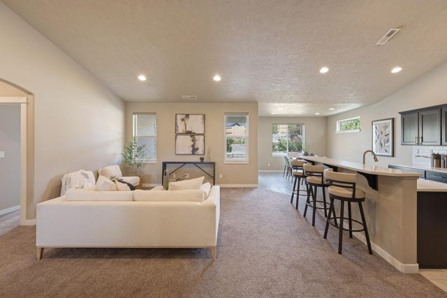 2710 SW 46th Court, Redmond, OR 97756