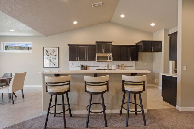 2710 SW 46th Court, Redmond, OR 97756