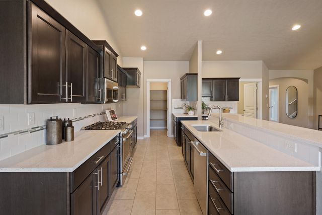 2710 SW 46th Court, Redmond, OR 97756