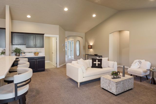 2710 SW 46th Court, Redmond, OR 97756