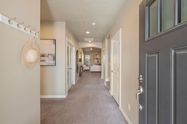 2710 SW 46th Court, Redmond, OR 97756