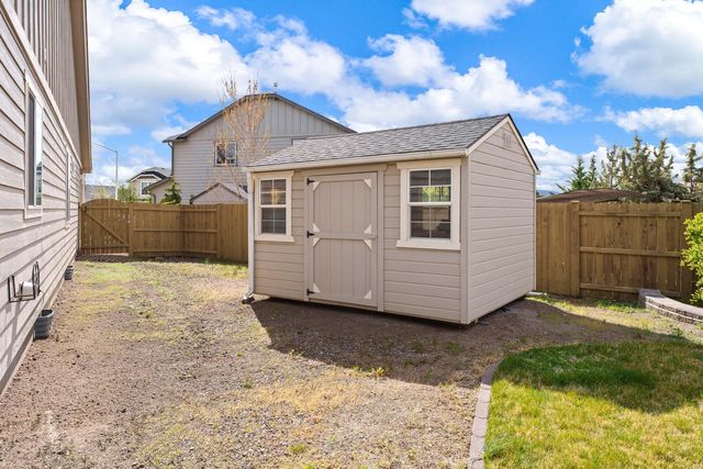 2710 SW 46th Court, Redmond, OR 97756