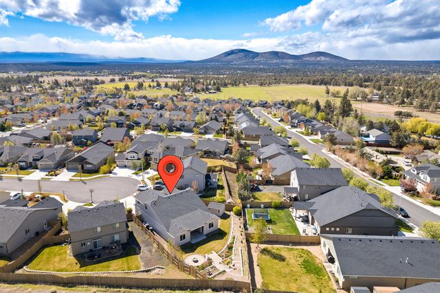 2710 SW 46th Court, Redmond, OR 97756