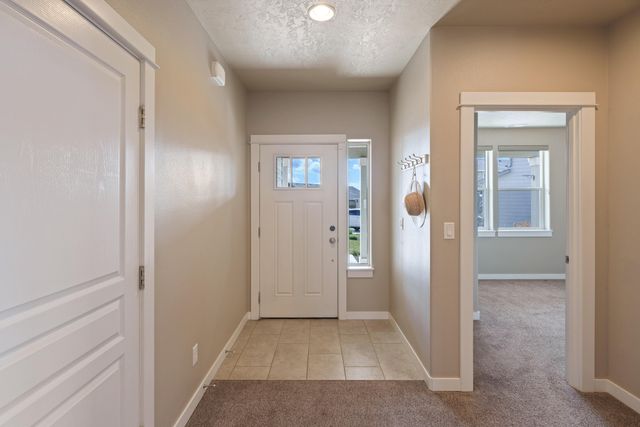 2710 SW 46th Court, Redmond, OR 97756