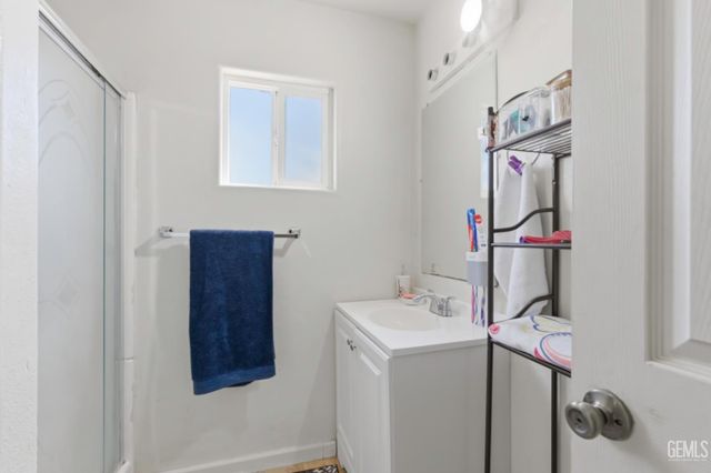 2639 Center, Bakersfield, CA 93306