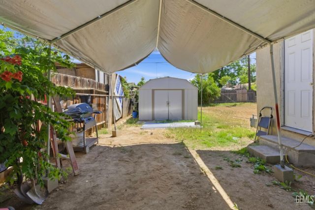 2639 Center, Bakersfield, CA 93306