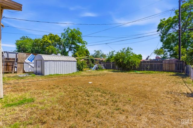 2639 Center, Bakersfield, CA 93306