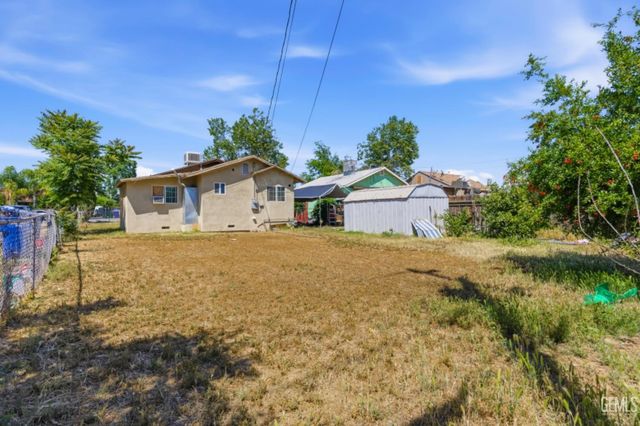 2639 Center, Bakersfield, CA 93306