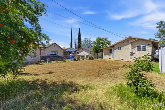 2639 Center, Bakersfield, CA 93306