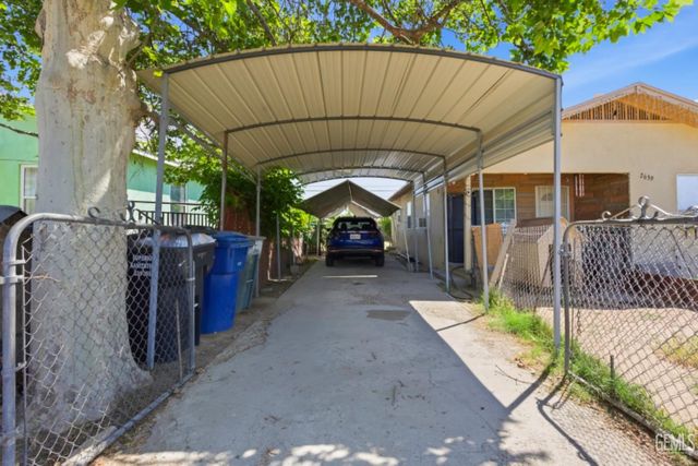 2639 Center, Bakersfield, CA 93306