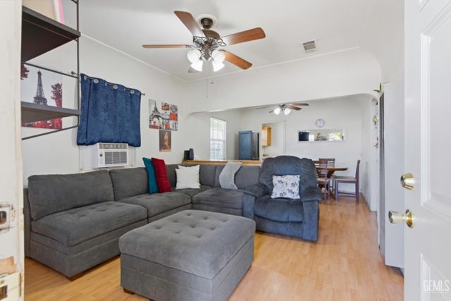 2639 Center, Bakersfield, CA 93306