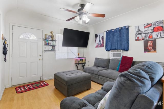 2639 Center, Bakersfield, CA 93306
