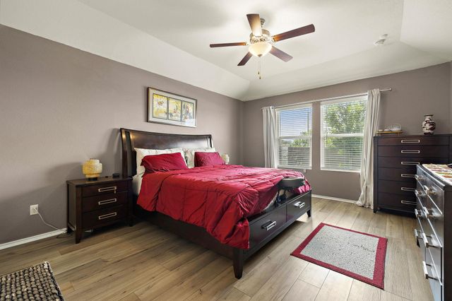 424 Sebring CIR, Hutto, TX 78634