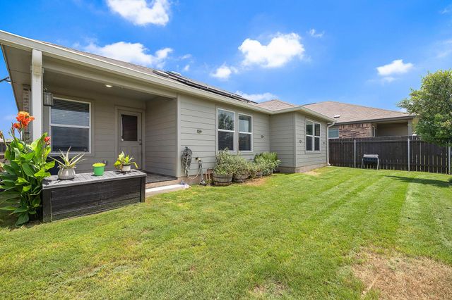 424 Sebring CIR, Hutto, TX 78634