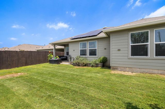 424 Sebring CIR, Hutto, TX 78634