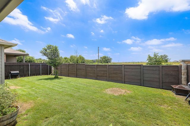 424 Sebring CIR, Hutto, TX 78634