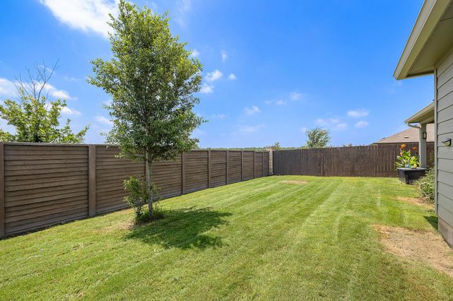 424 Sebring CIR, Hutto, TX 78634