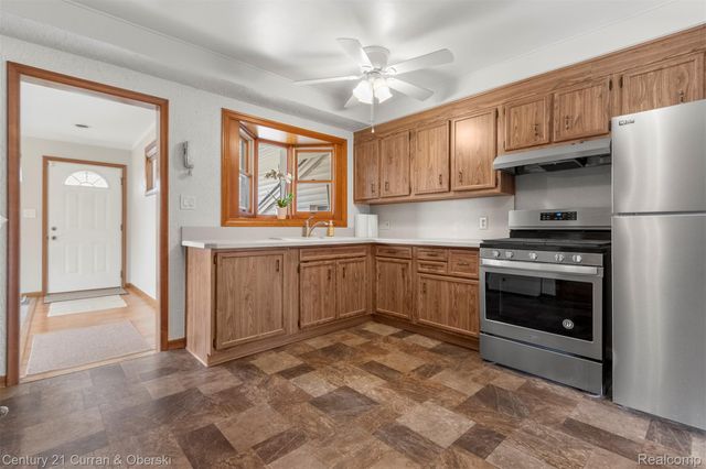 19531 Wood Street, Melvindale, MI 48122