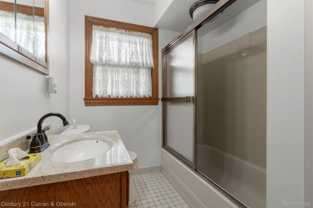 19531 Wood Street, Melvindale, MI 48122