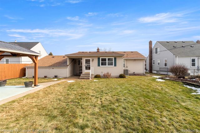 19531 Wood Street, Melvindale, MI 48122