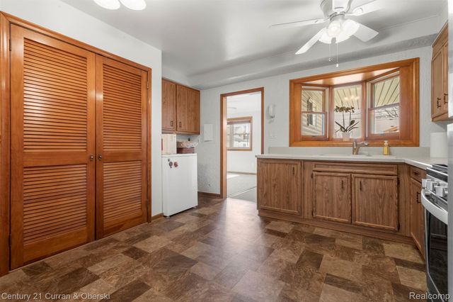 19531 Wood Street, Melvindale, MI 48122