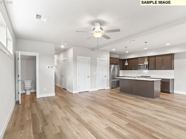 504 Ne TRILLIUM Dr 63, Estacada, OR 97023