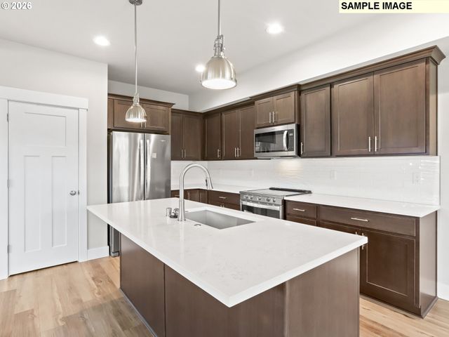 504 Ne TRILLIUM Dr 63, Estacada, OR 97023