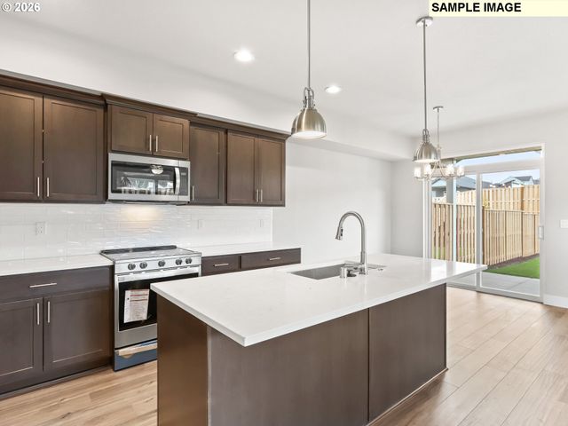 504 Ne TRILLIUM Dr 63, Estacada, OR 97023